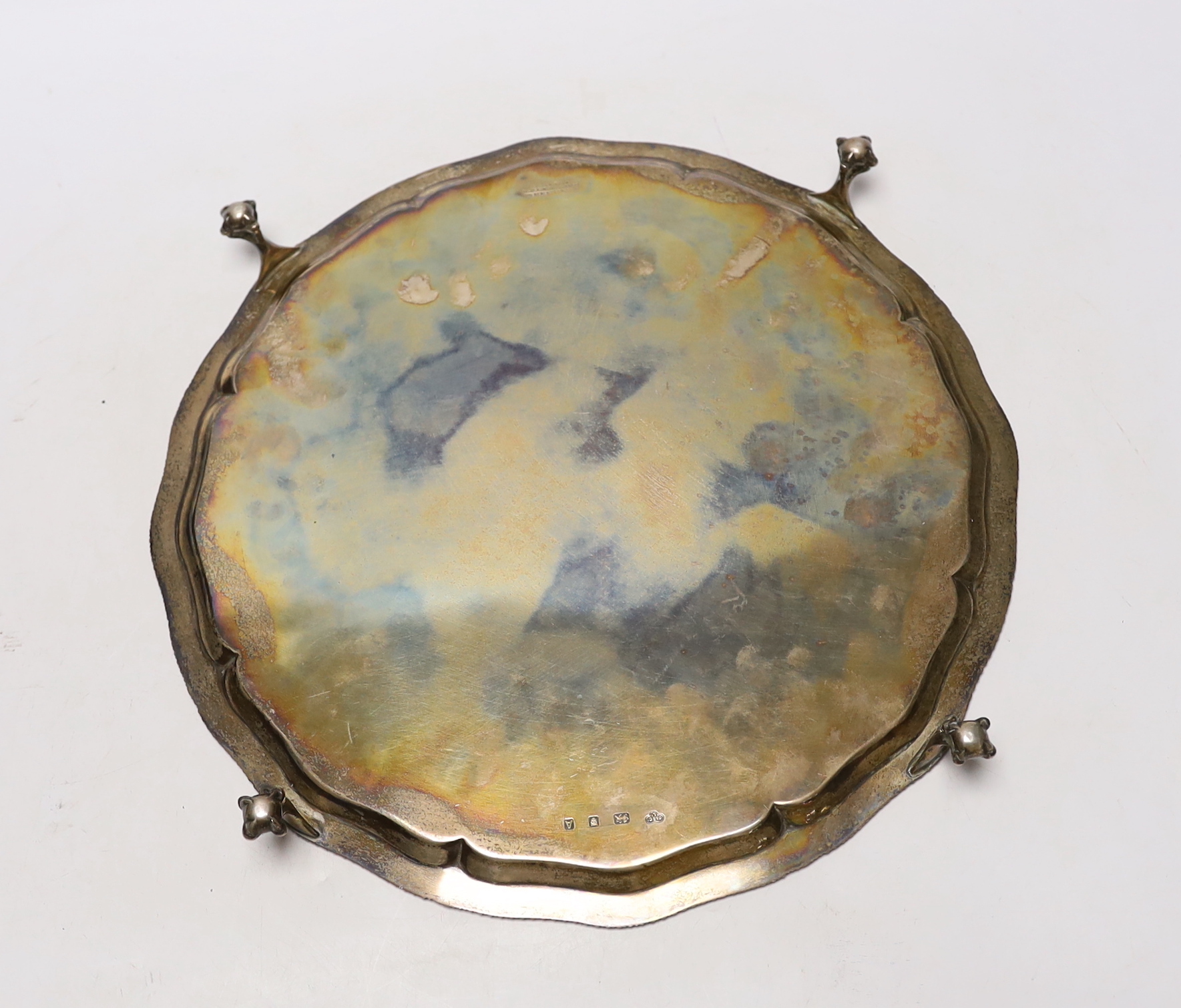 A George VI silver shaped circular salver, by Goldsmiths & Silversmiths Co Ltd, London, 1936, 28.5oz.